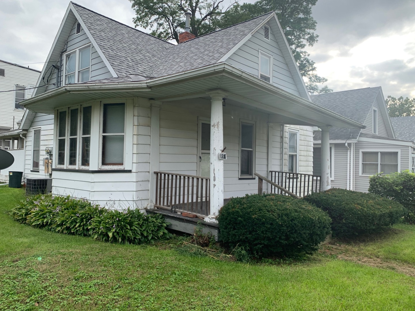 Property Photo:  658 6th Street  IL 61301 