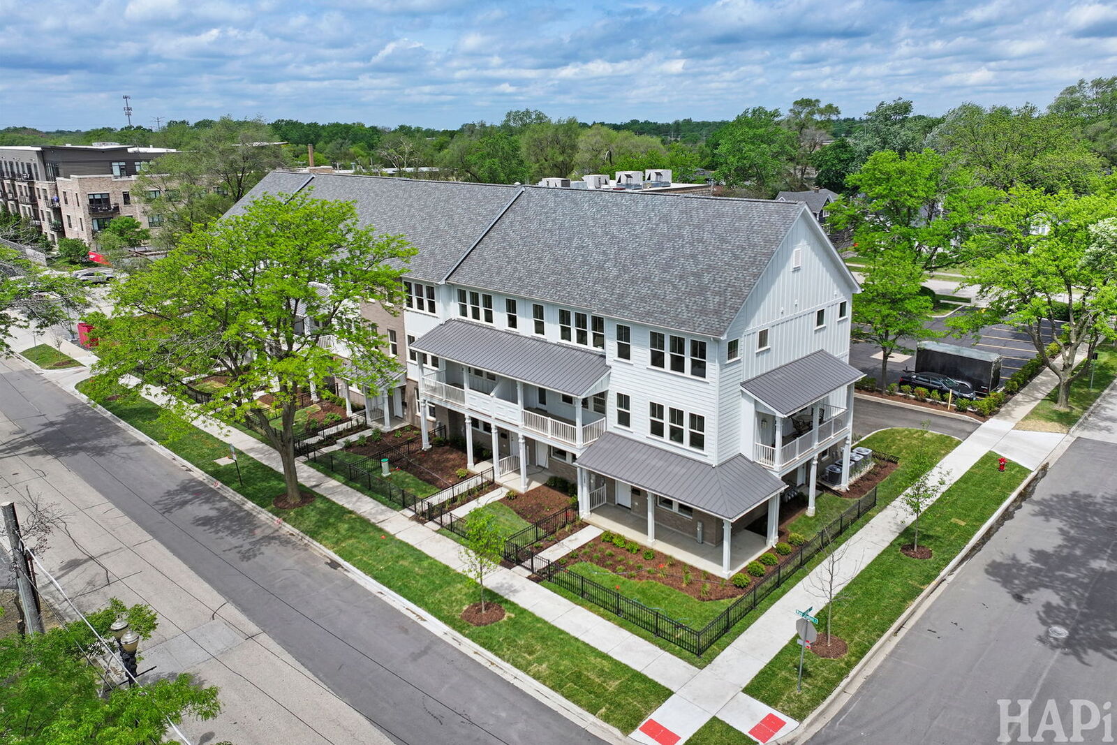 Property Photo: 150 Washington Street 150 IL 60010