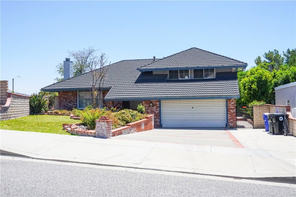 Property Photo: 28214 Winterdale Drive CA 91387