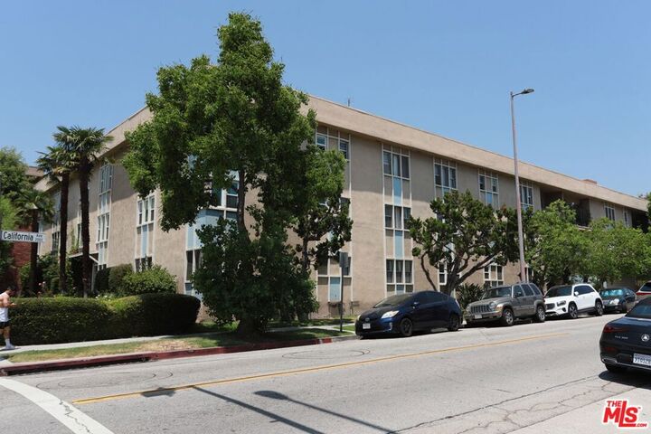 Property Photo:  211 E California Avenue B2  CA 91206 