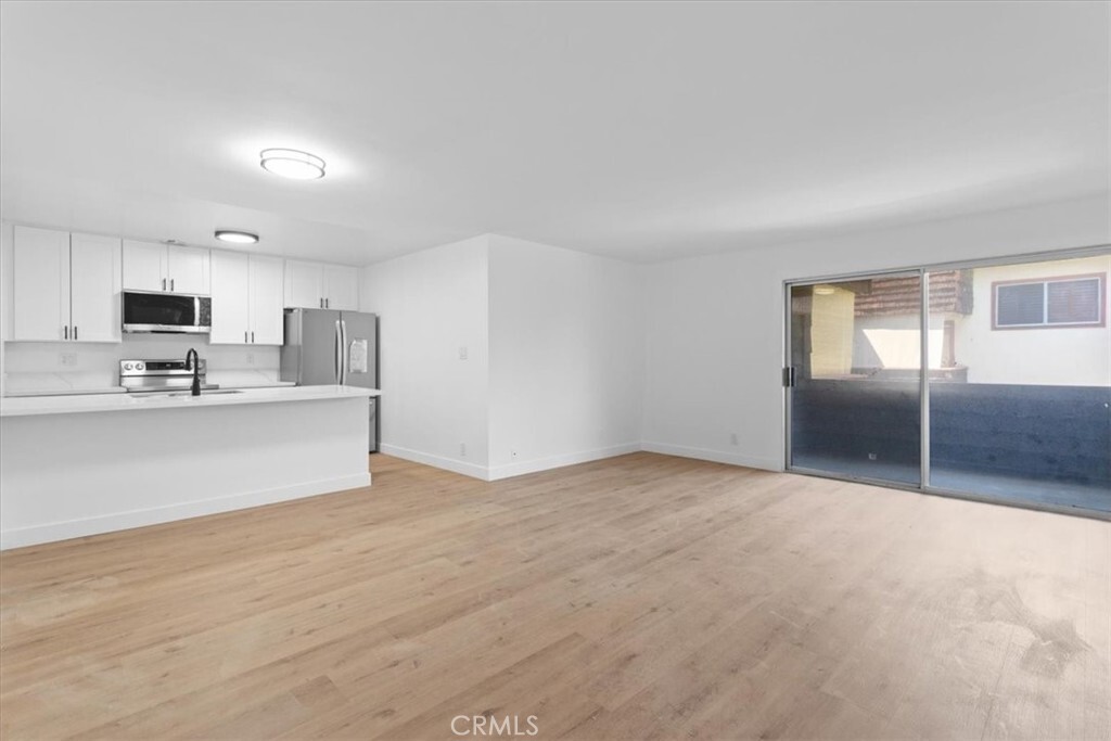 Property Photo: 5403 Newcastle Avenue 19 CA 91316