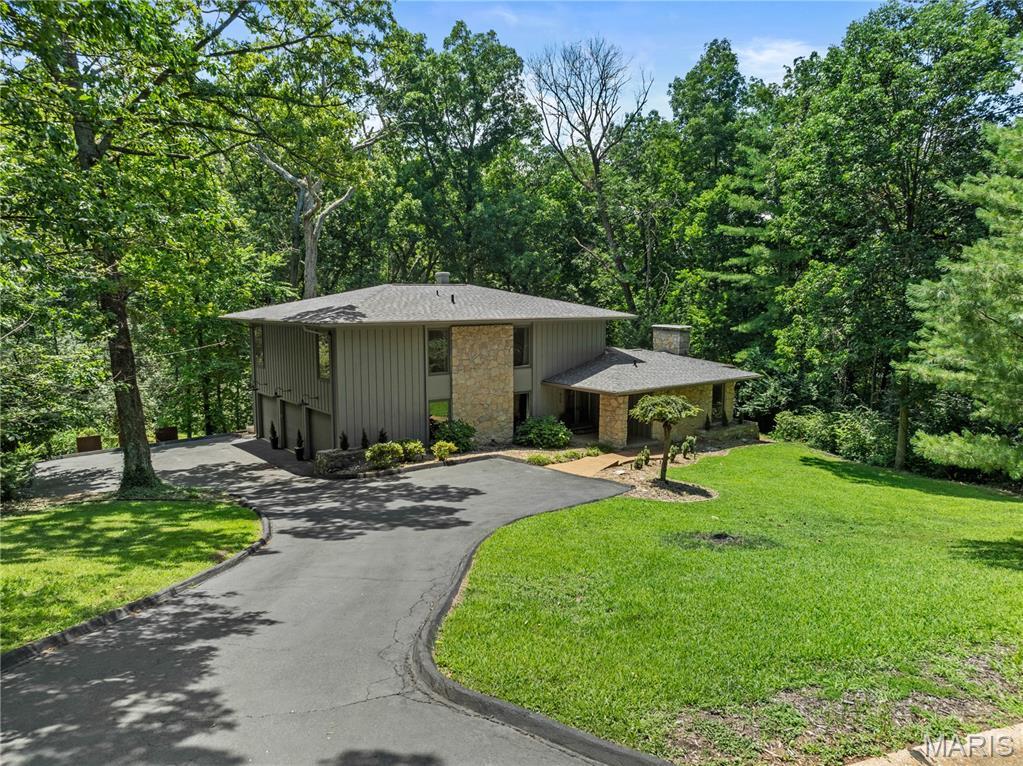Property Photo: 925 Mason Wood Drive MO 63141