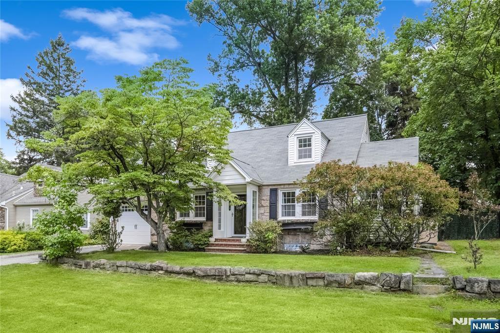Property Photo:  742 Oradell Avenue  NJ 07649 