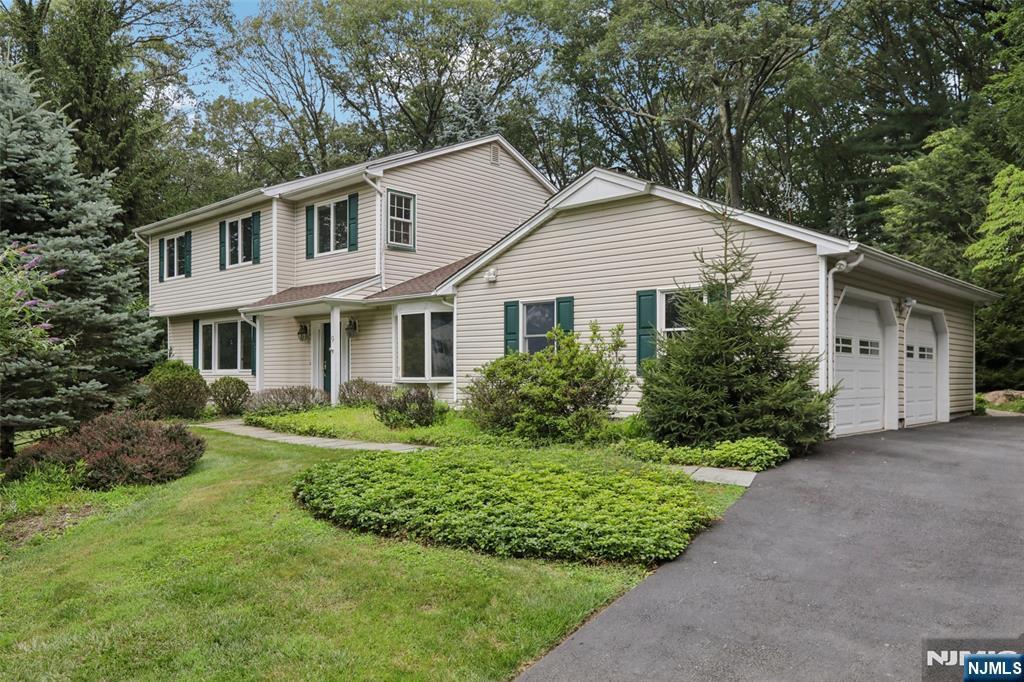 Property Photo: 9 Arrowhead Road NJ 07430