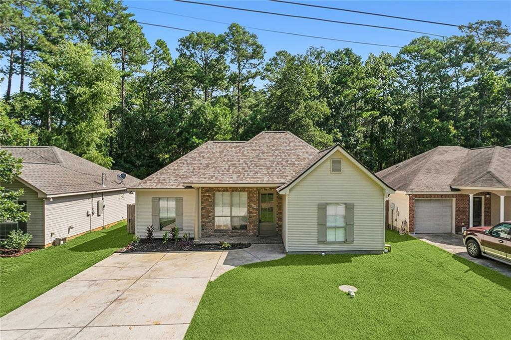 Property Photo: 739 Chevreuil Street LA 70448