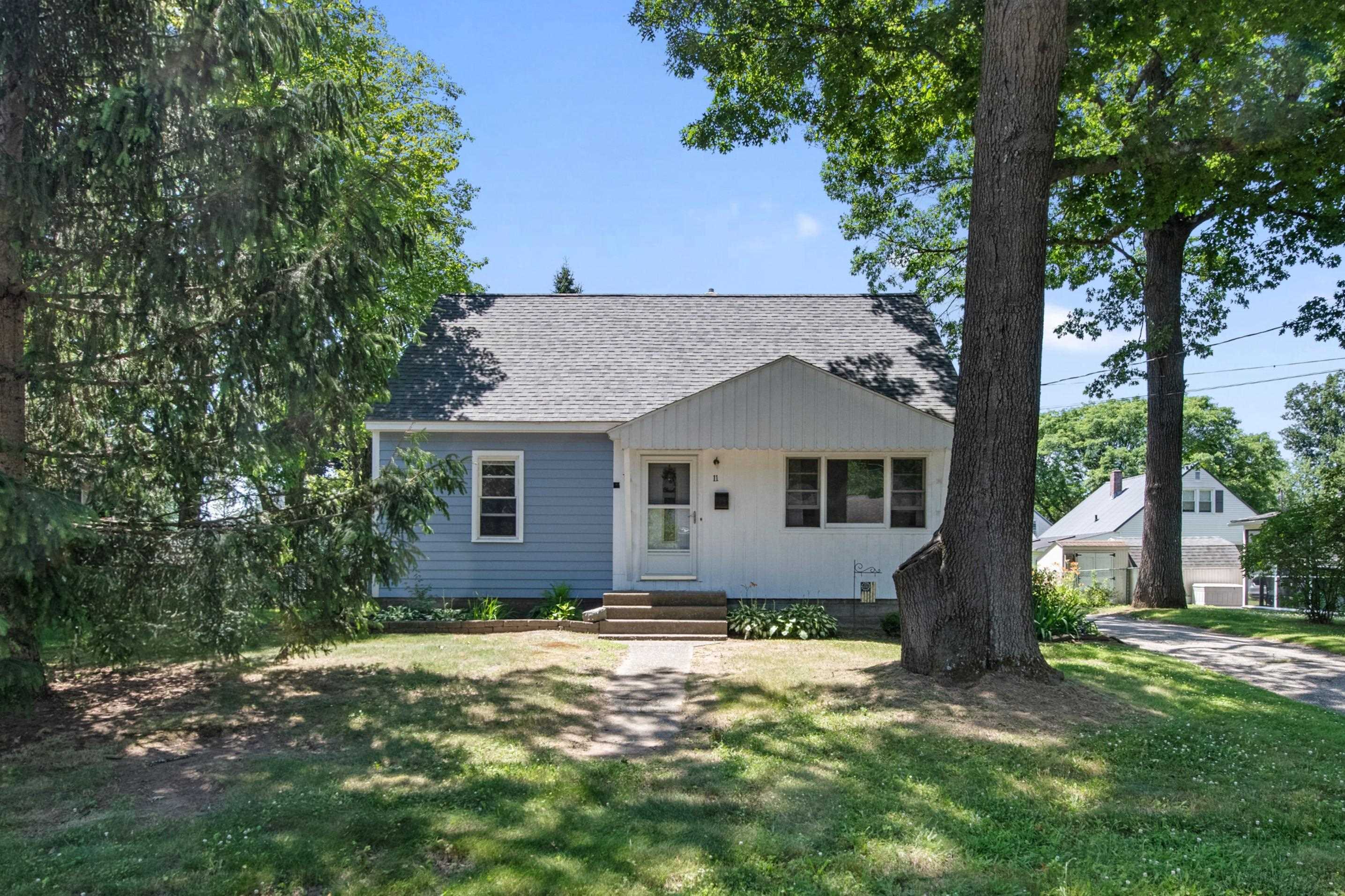 11 Edgewood Drive  Essex Junction VT 05452 photo