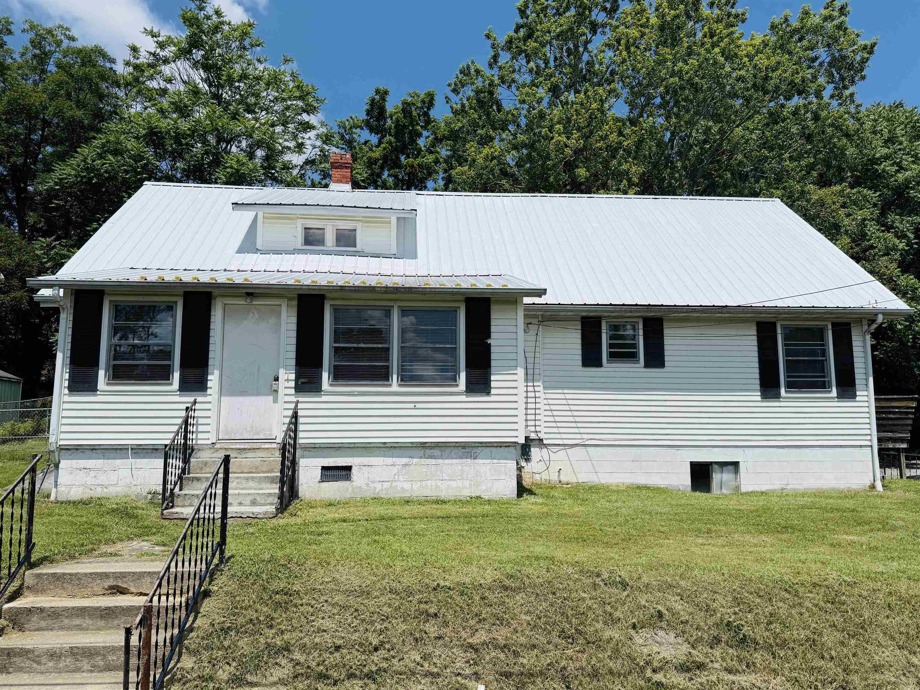Property Photo:  405 Wilson Avenue  VA 24060 