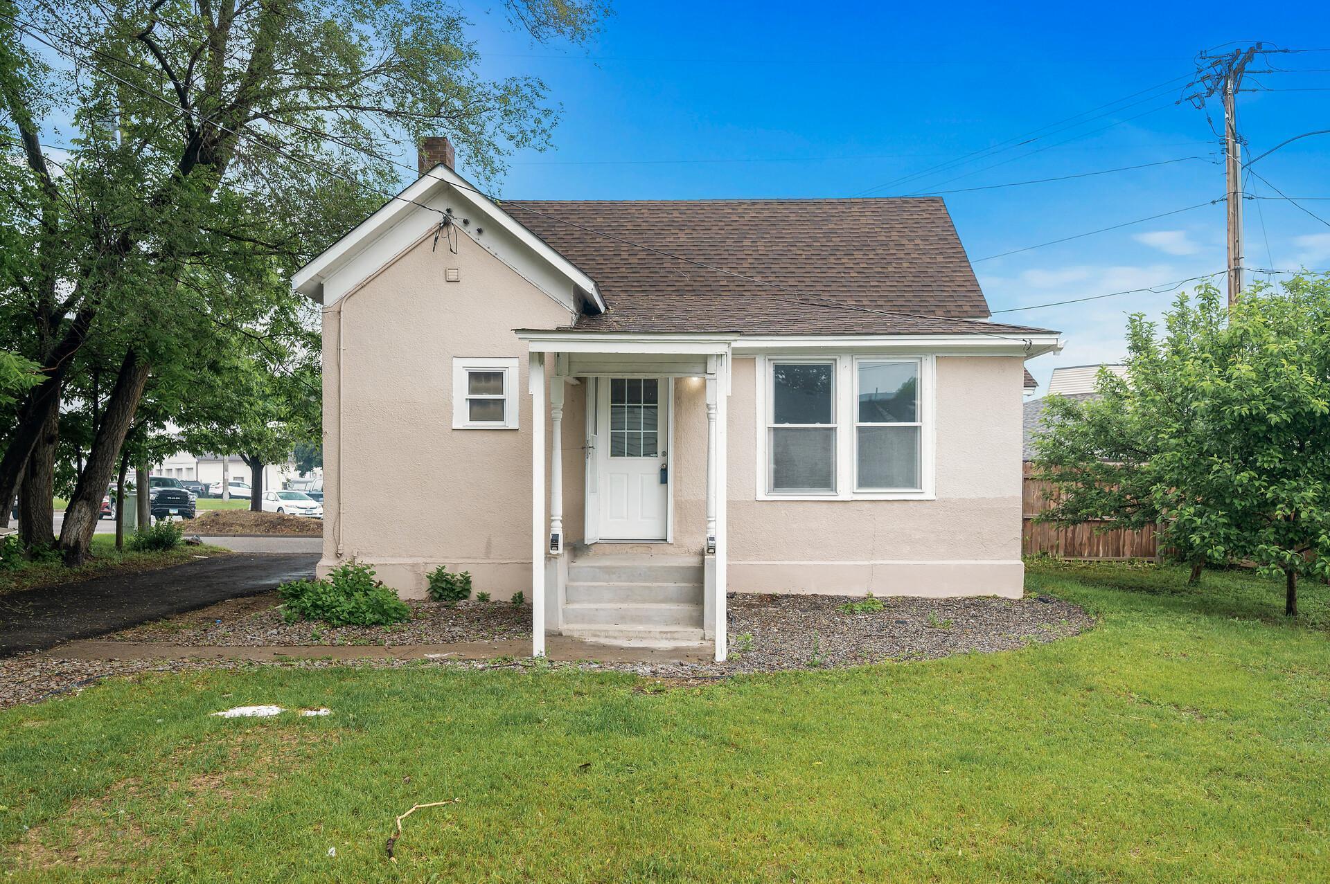 Property Photo: 414 Western Lane MN 55303