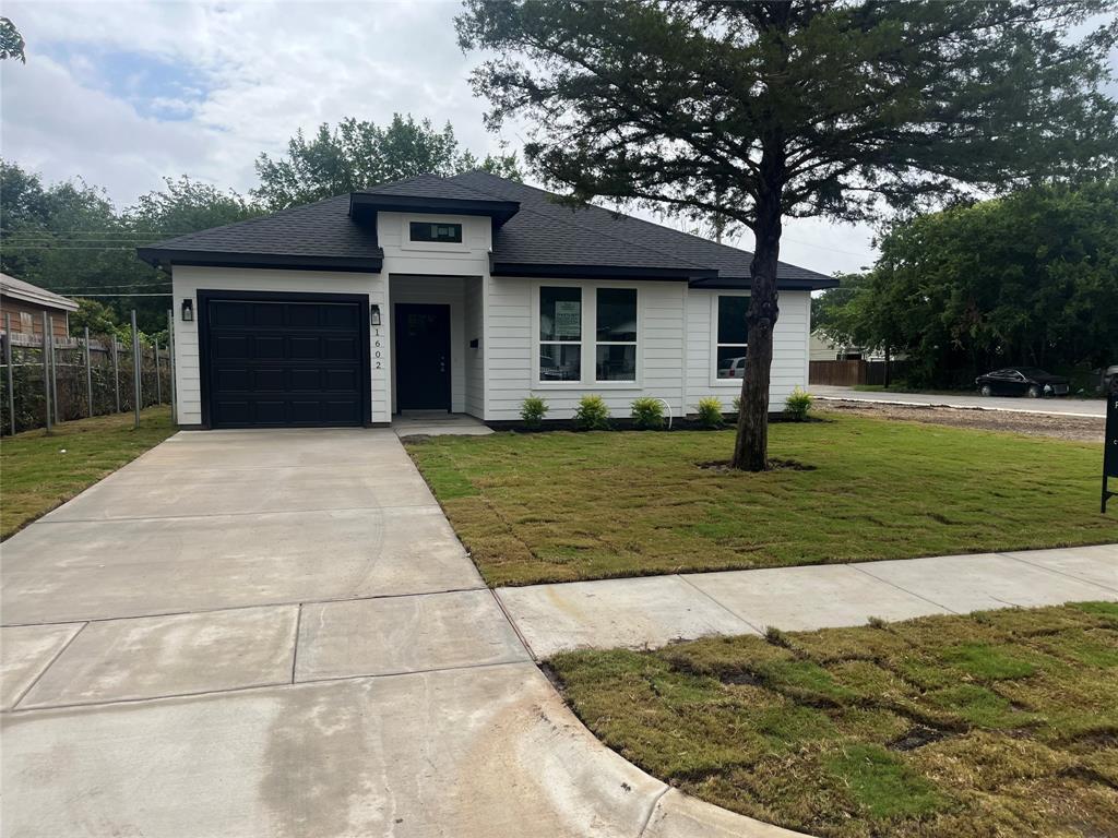 Property Photo: 1602 Holcomb Road TX 75217
