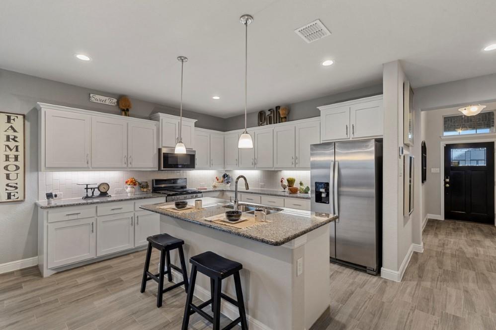 Property Photo: 8708 Bur Oak Drive TX 76247
