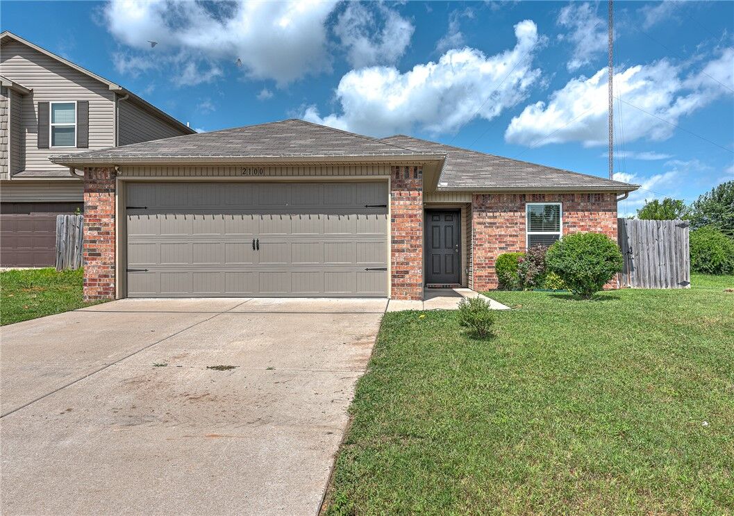 Property Photo:  2100 B Place  AR 72758 