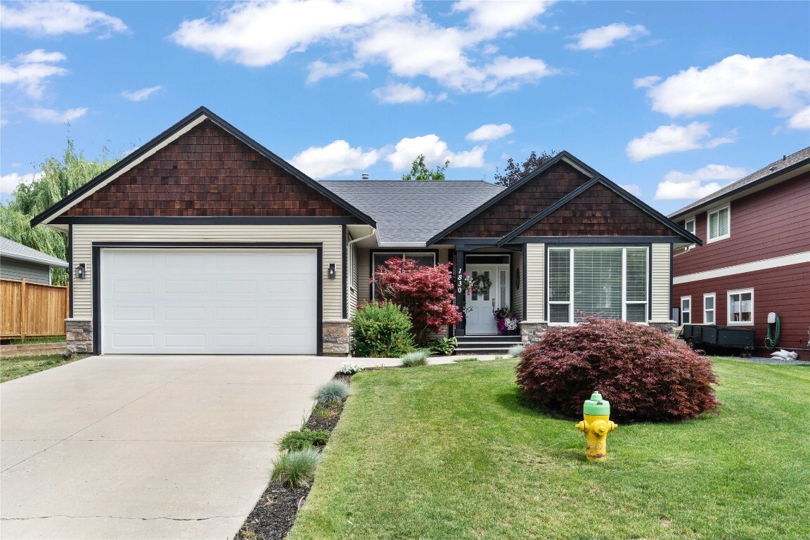 Property Photo: 1830 22 Street NE BC V1E 4N3
