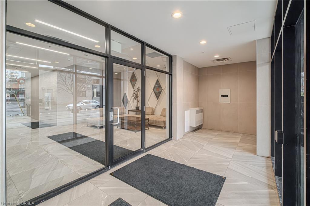 Property Photo:  1 Wellington Street 819  ON N3T 2L3 