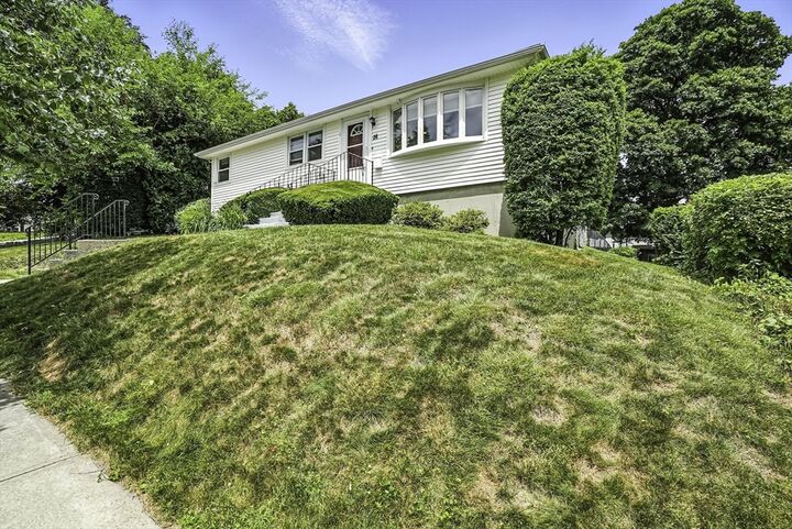Property Photo: 28 Kenwood Ave MA 01605