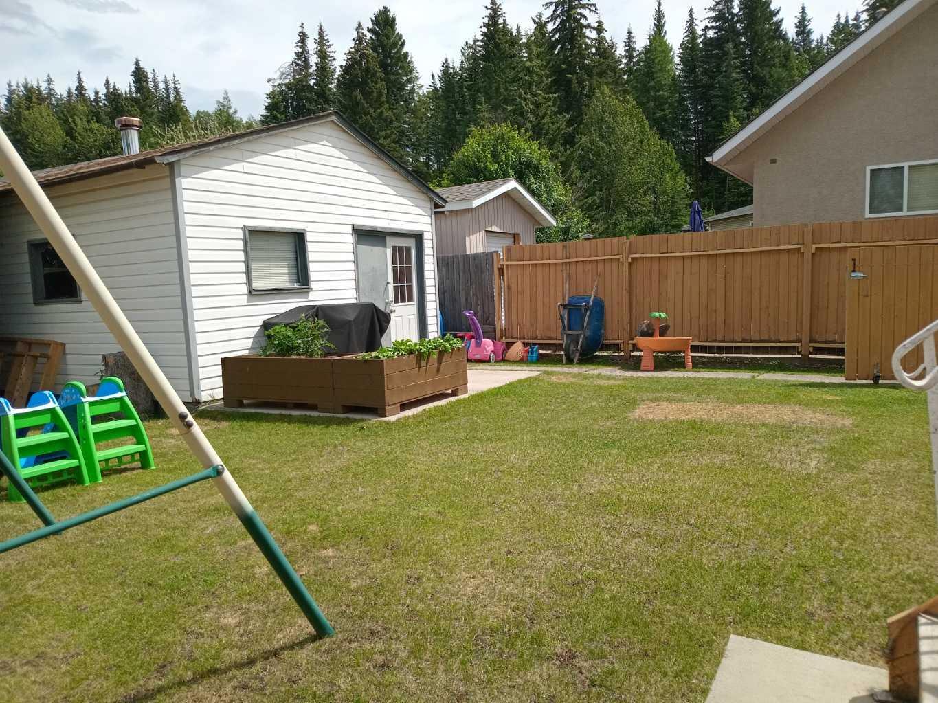 Property Photo: 111 Sitar Crescent AB T7V 1S6