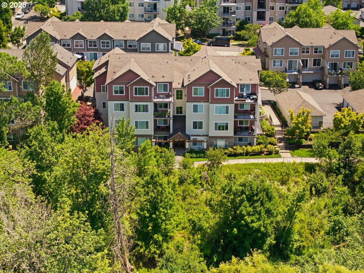 Property Photo: 615 NW Lost Springs Ter 102 OR 97229