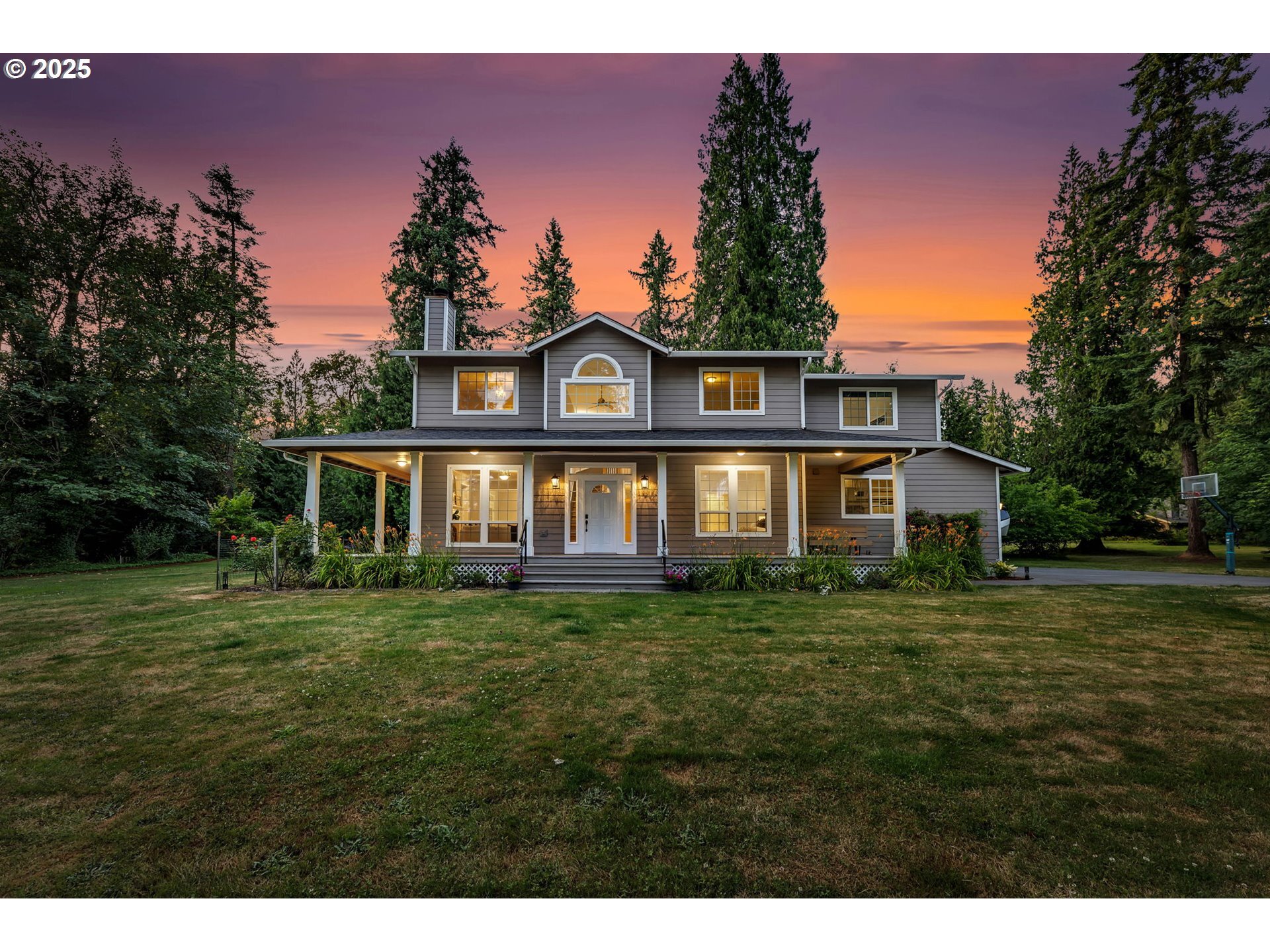 Property Photo: 1400 NW 155th Cir WA 98685