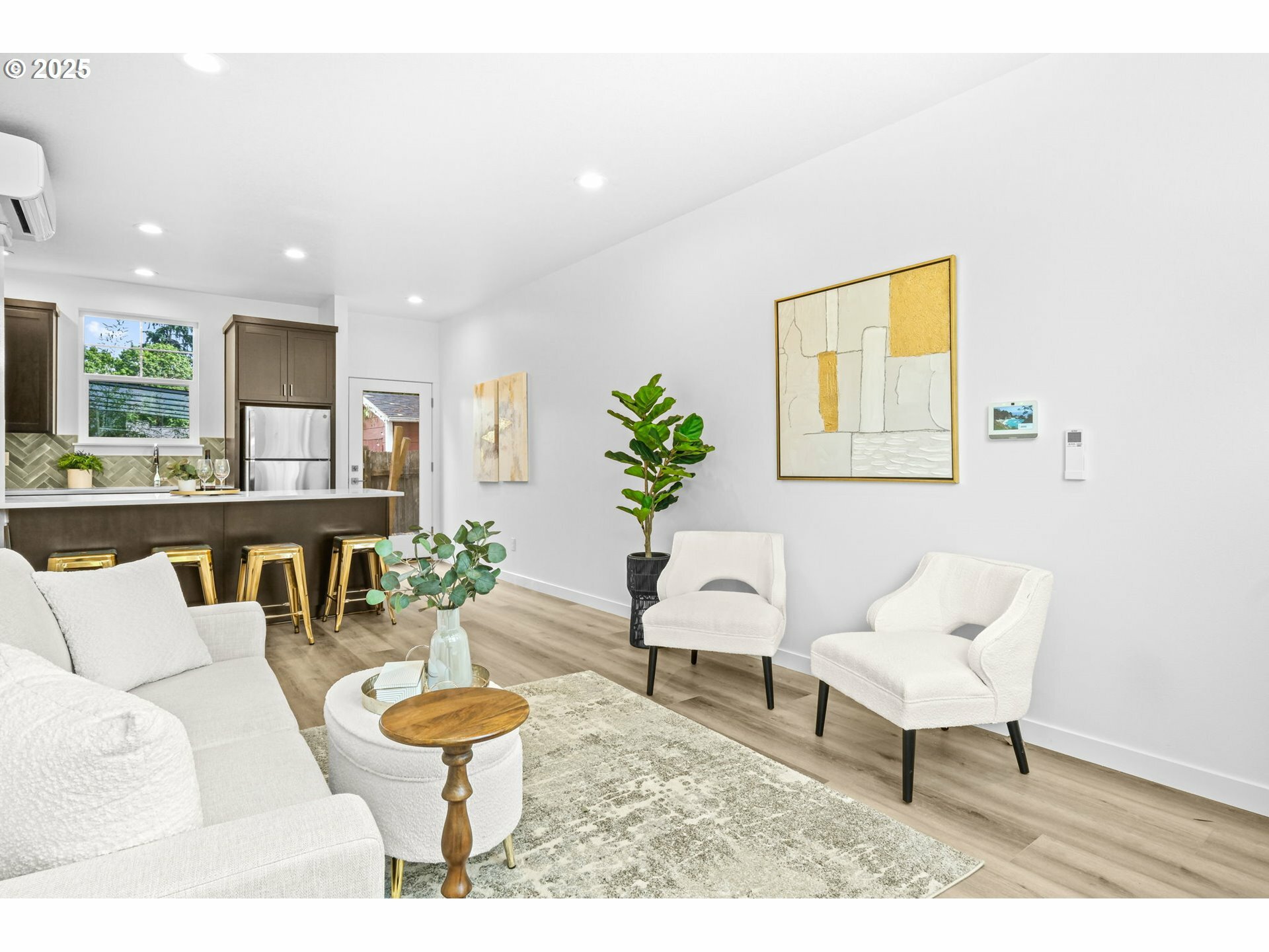 Property Photo: 5465 N Fessenden St OR 97203