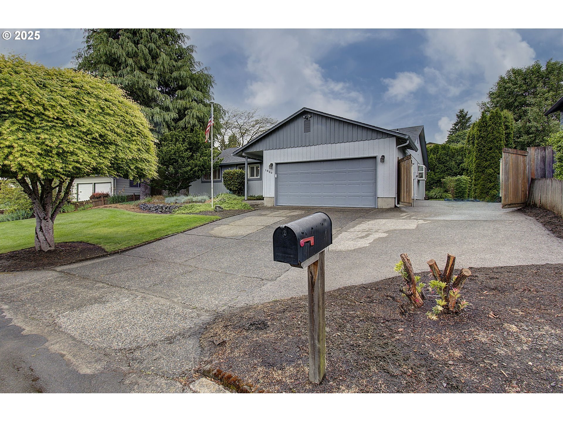 Property Photo: 1820 NW 105th St WA 98685
