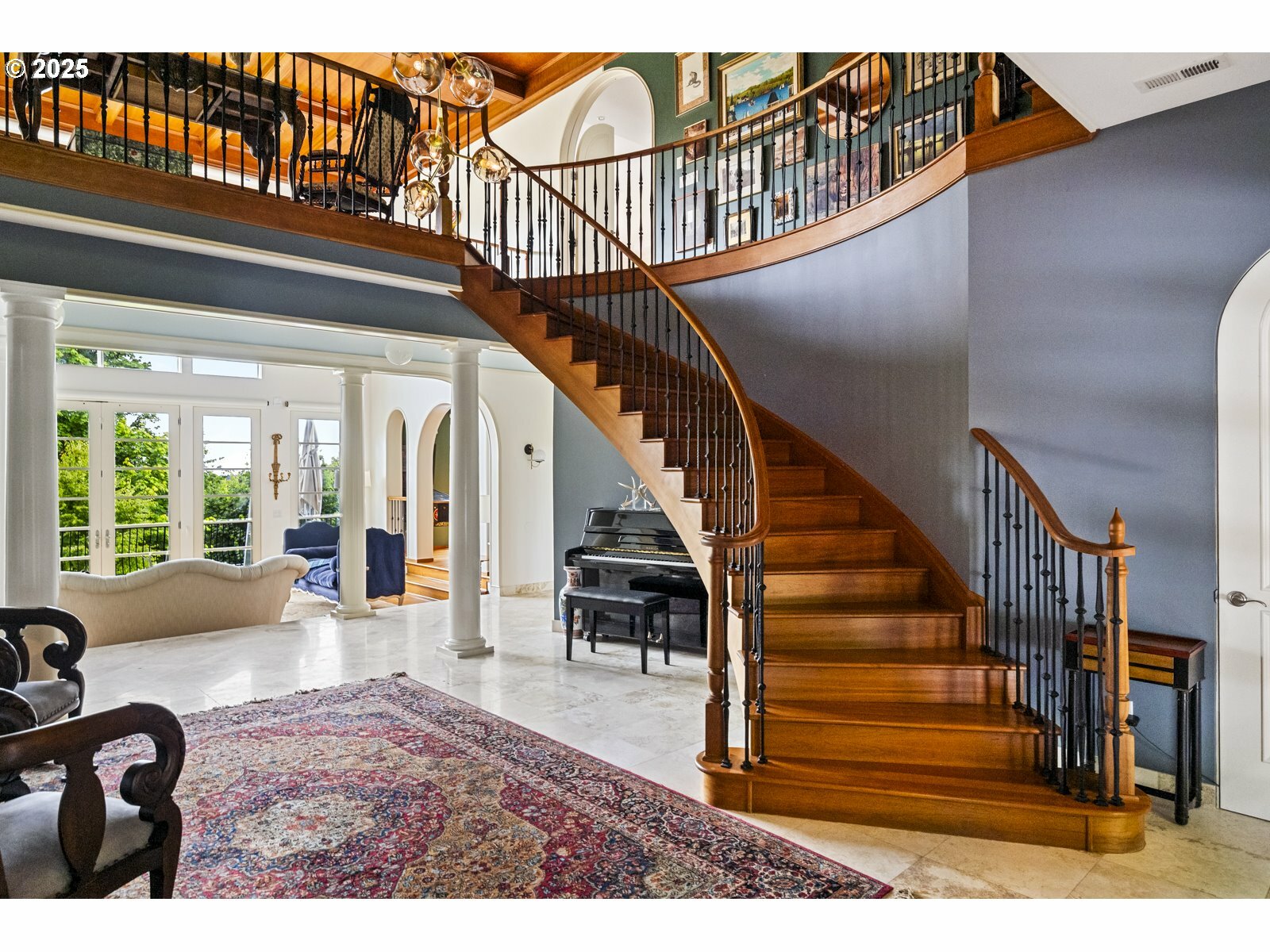 Property Photo: 7910 NW Gales Ridge Ln OR 97229