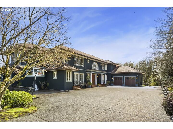 Property Photo: 7910 NW Gales Ridge Ln OR 97229