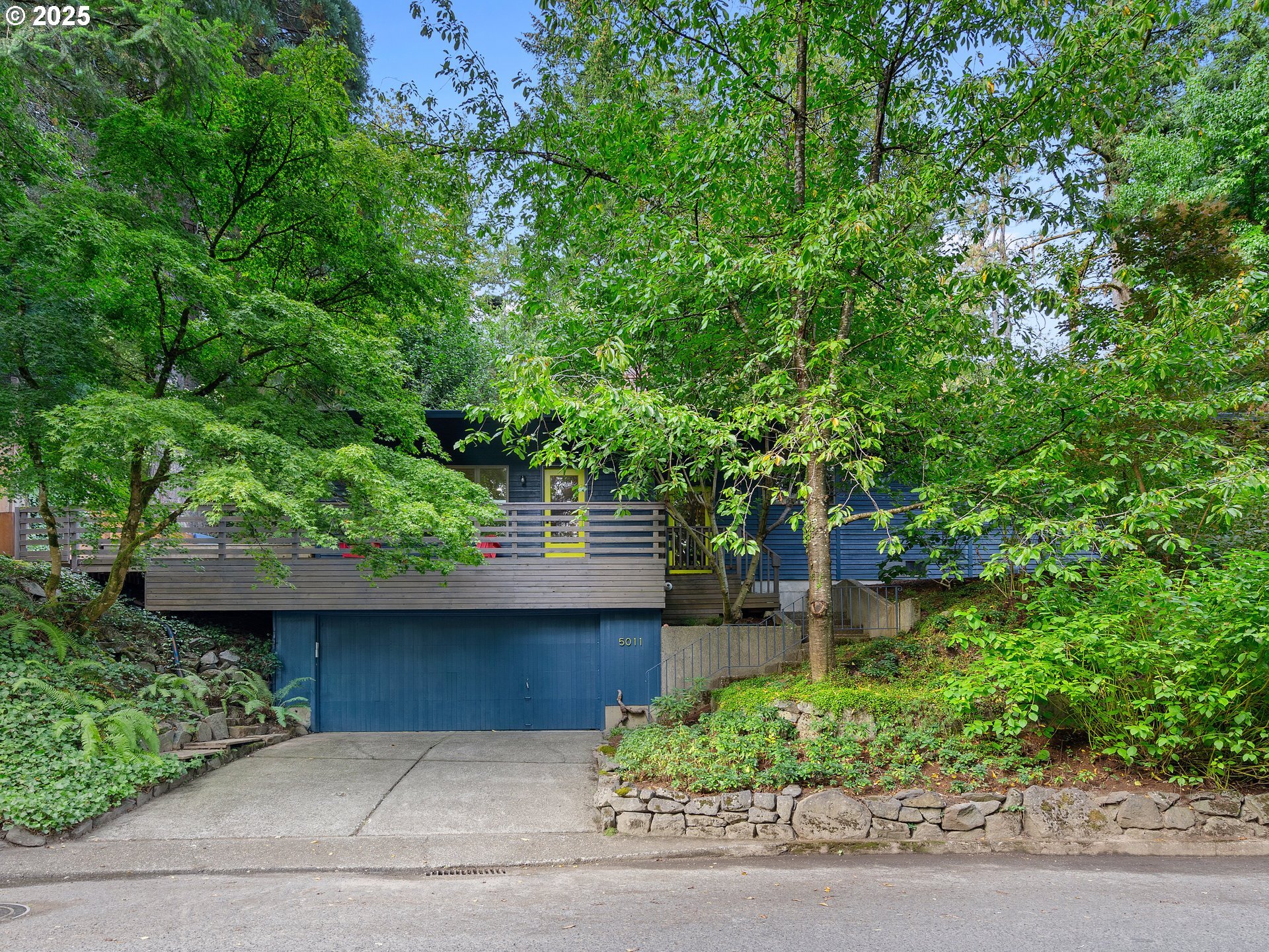 Property Photo: 5011 SW Fairhaven Dr OR 97221