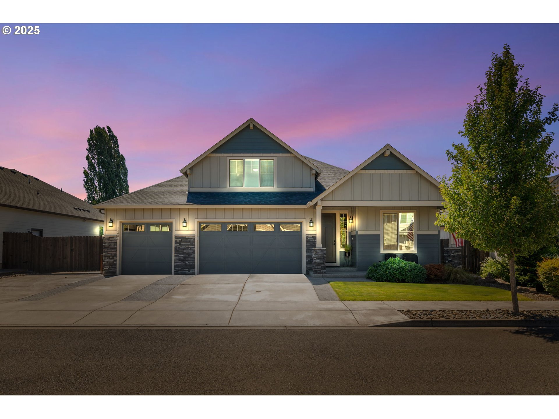 Property Photo: 14004 NE 52nd Ave WA 98686