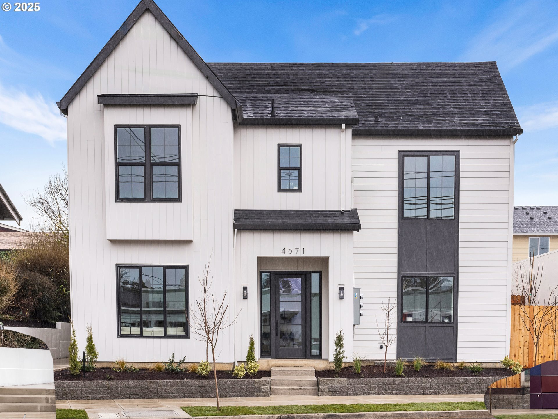 Property Photo: 4079 SE Milwaukie Ave 5 OR 97202