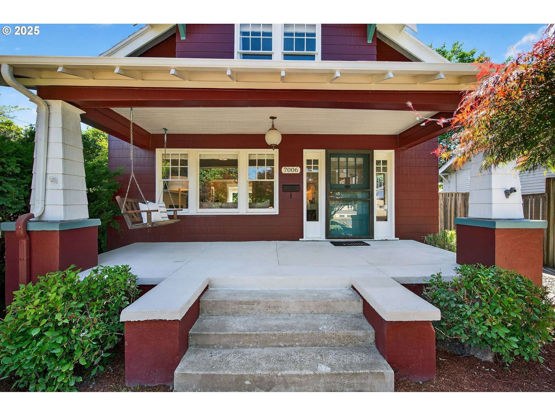 Property Photo: 7006 SE 19th Ave OR 97202