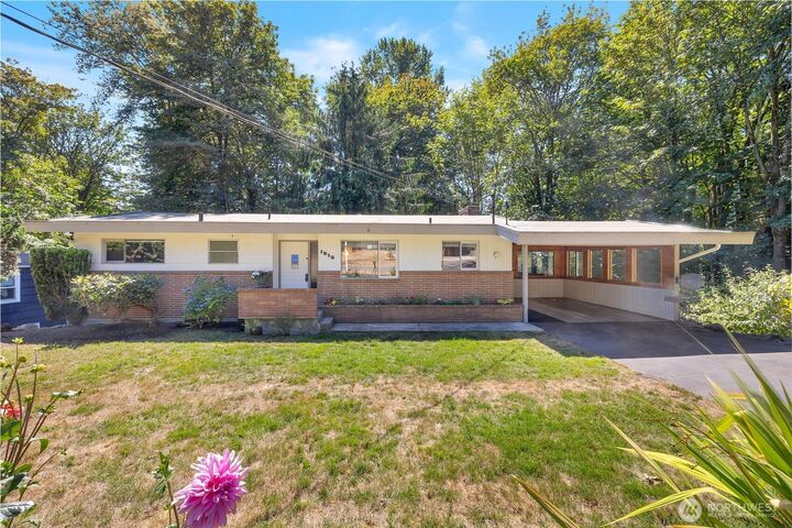 1515 NE 106th Street  Seattle WA 98125 photo