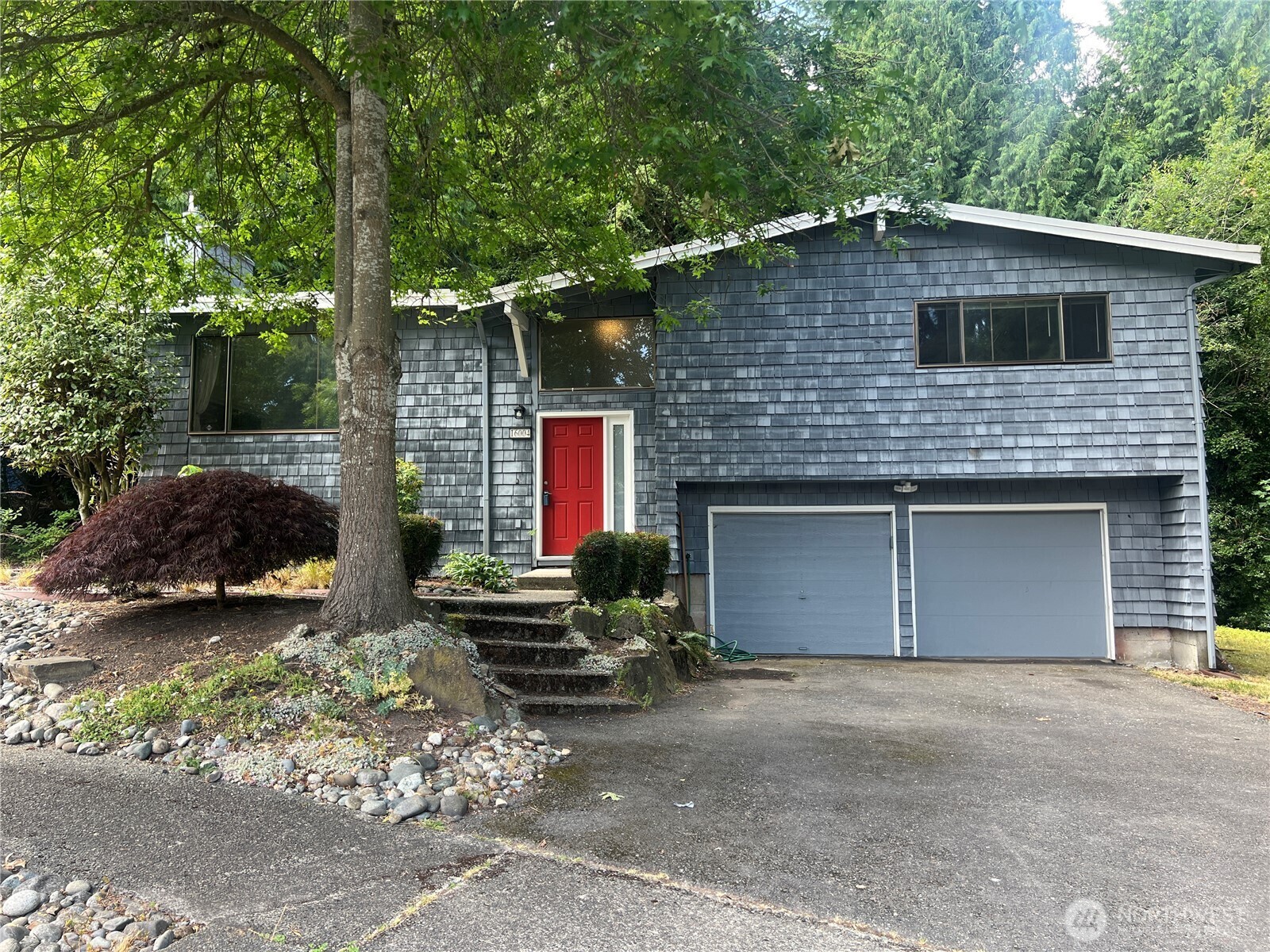 Property Photo: 16004 NE 57th Street WA 98052