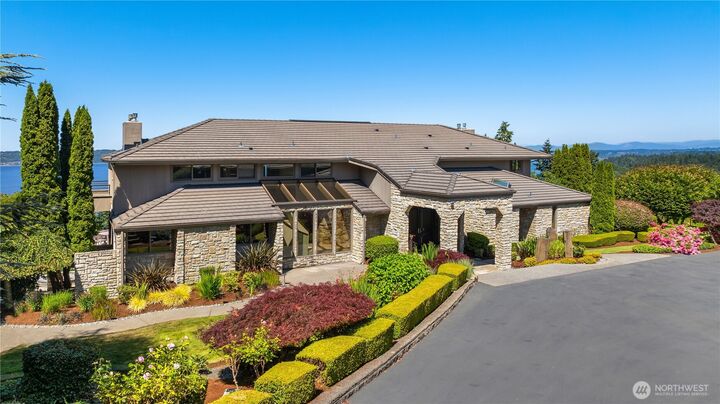 Property Photo:  6411  View Street NE  WA 98422 