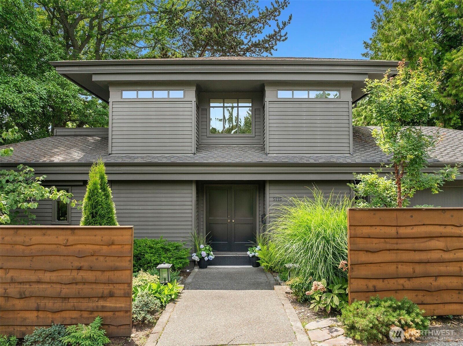 Property Photo: 5115 NE Latimer Place WA 98105