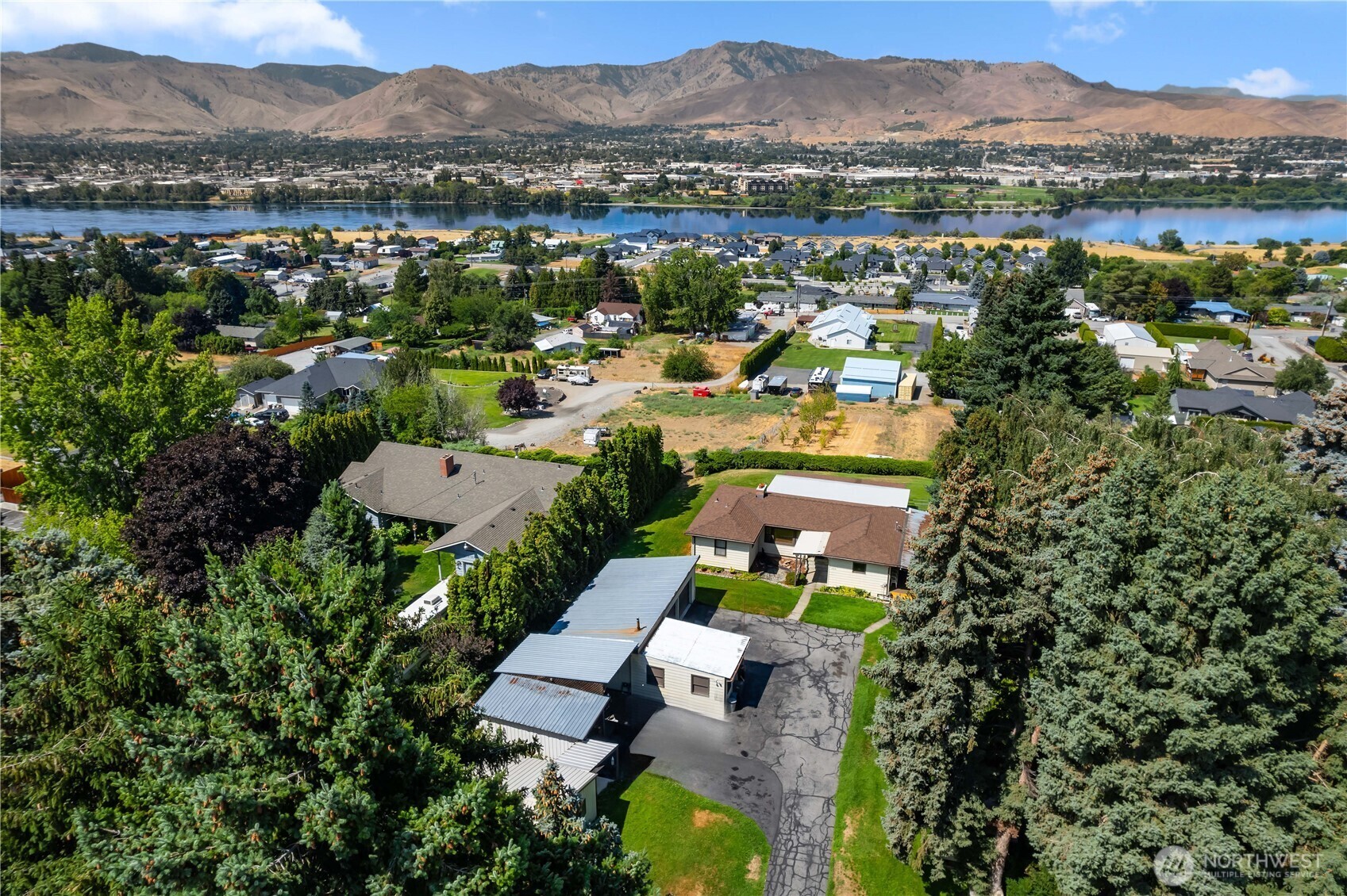 Property Photo: 2434 NW Alan Avenue WA 98802