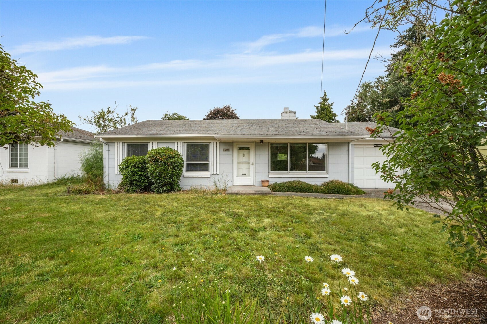 Property Photo: 1922 NE 135th Street WA 98125