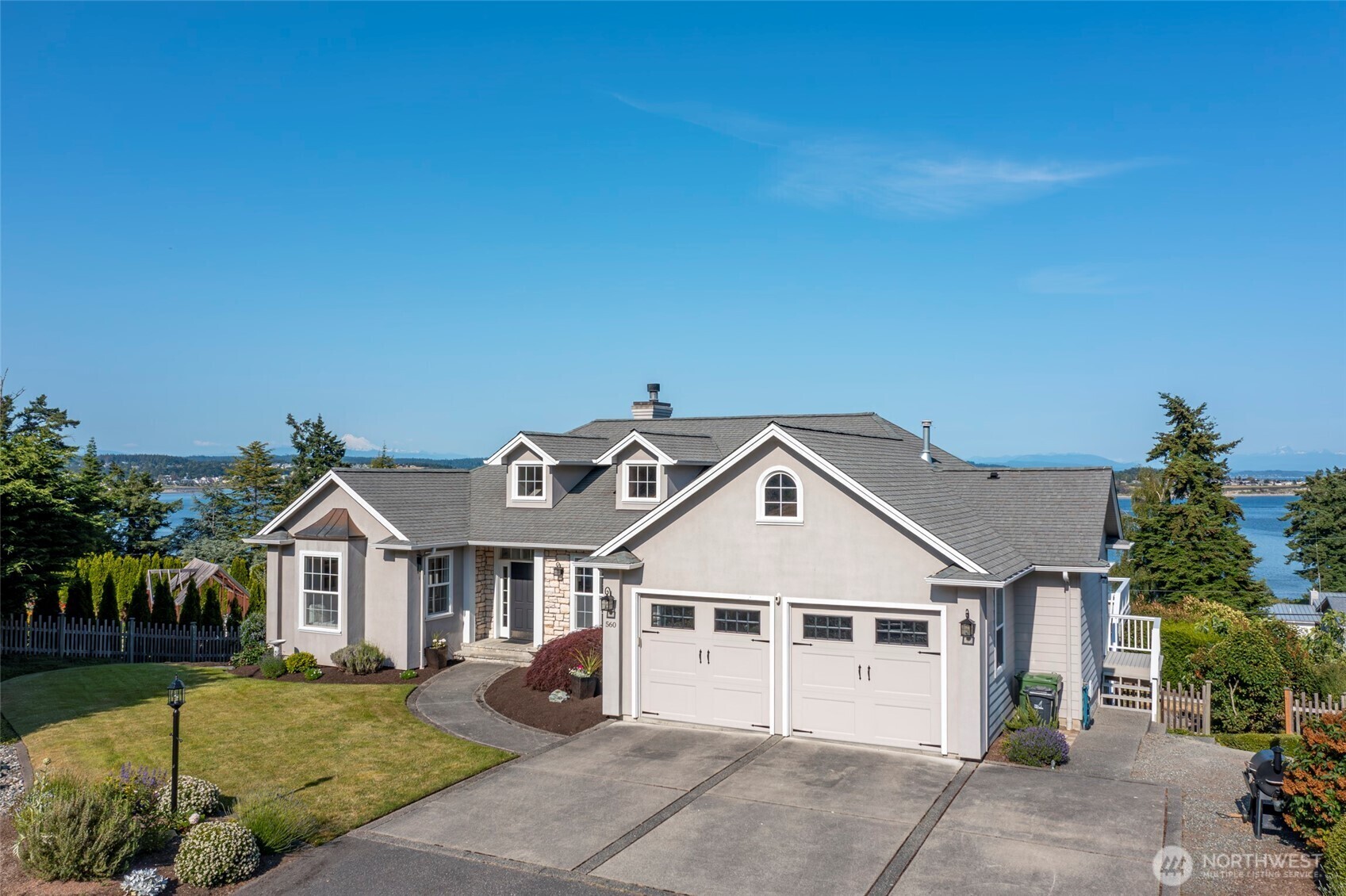 Property Photo: 560 SW Waterloo Avenue WA 98277