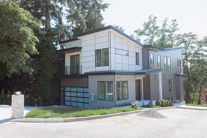 14737  56th Avenue S  Tukwila WA 98168 photo