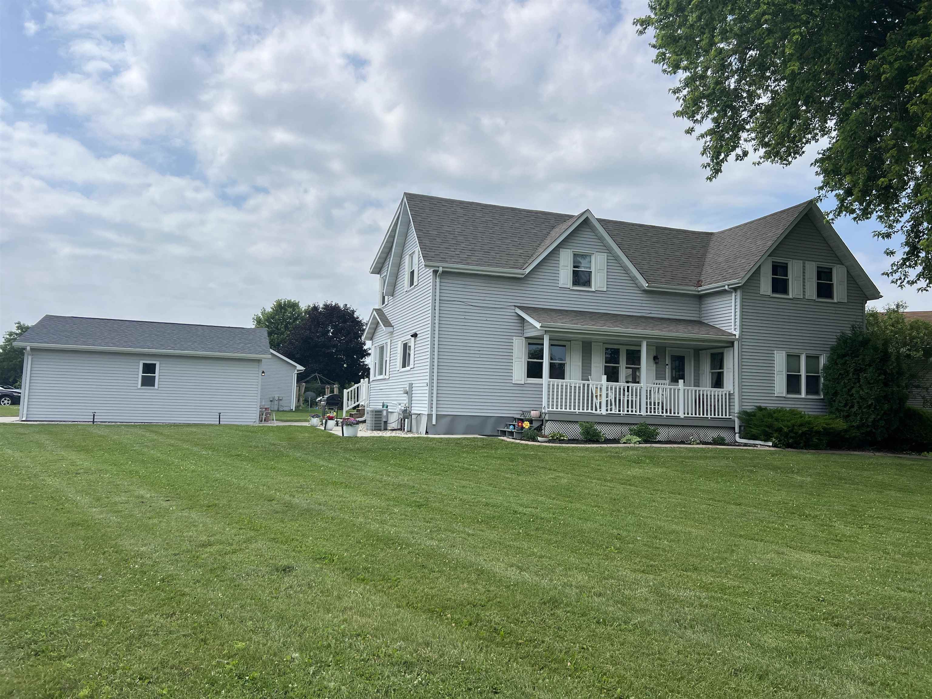Property Photo: 1305 Whippletree Lane WI 54956