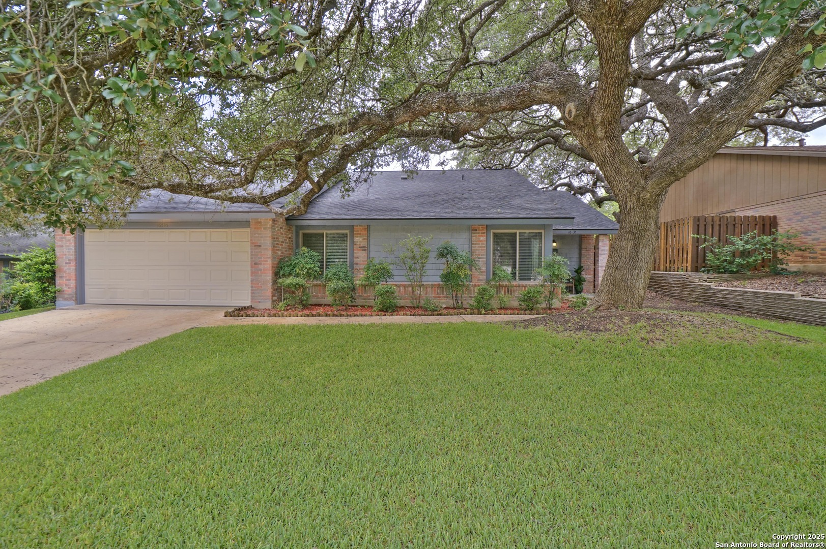 Property Photo: 16535 Fox Knl TX 78247