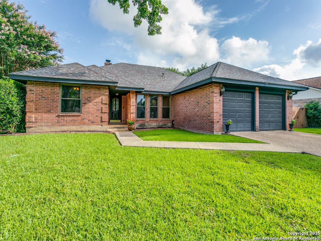 Property Photo: 16819 Summer Creek TX 78248