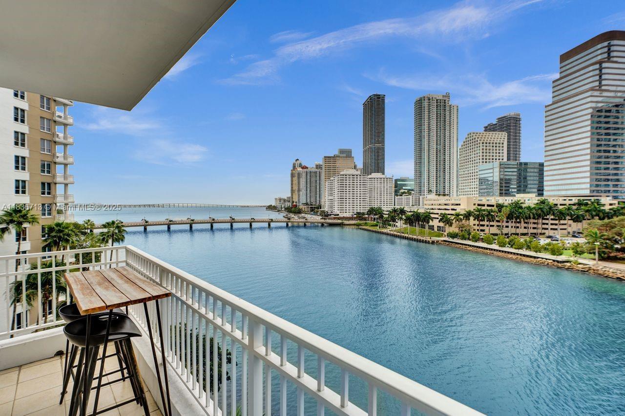Property Photo: 801 Brickell Key Blvd 601 FL 33131