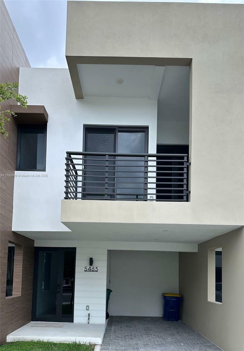 Property Photo: 5463 W Oak Way FL 33314