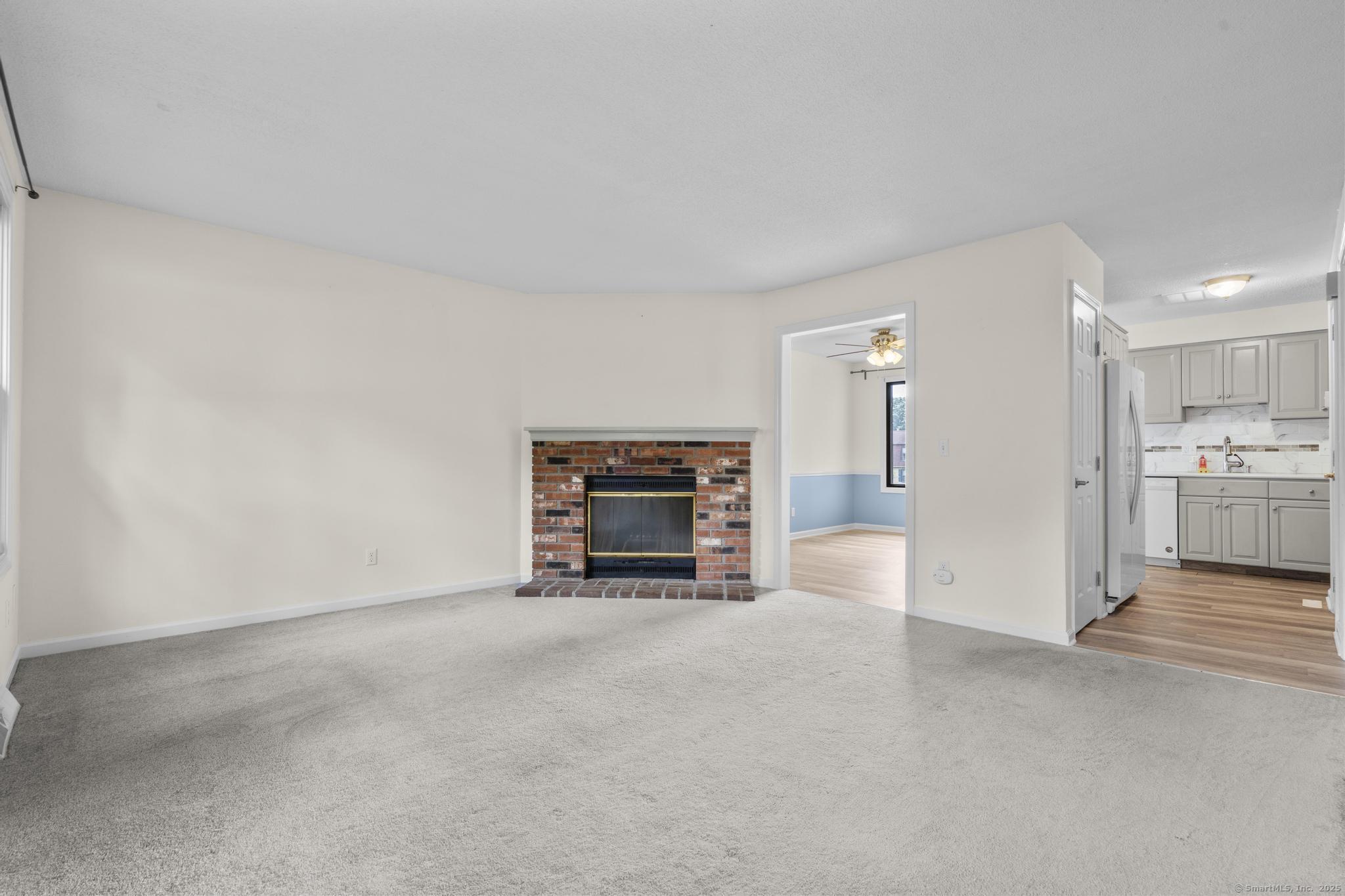 Property Photo: 11 Bay Path Way 11 CT 06405