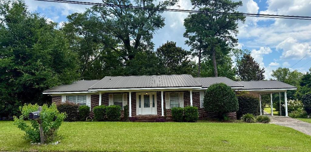 Property Photo: 300 Mixson AL 36330