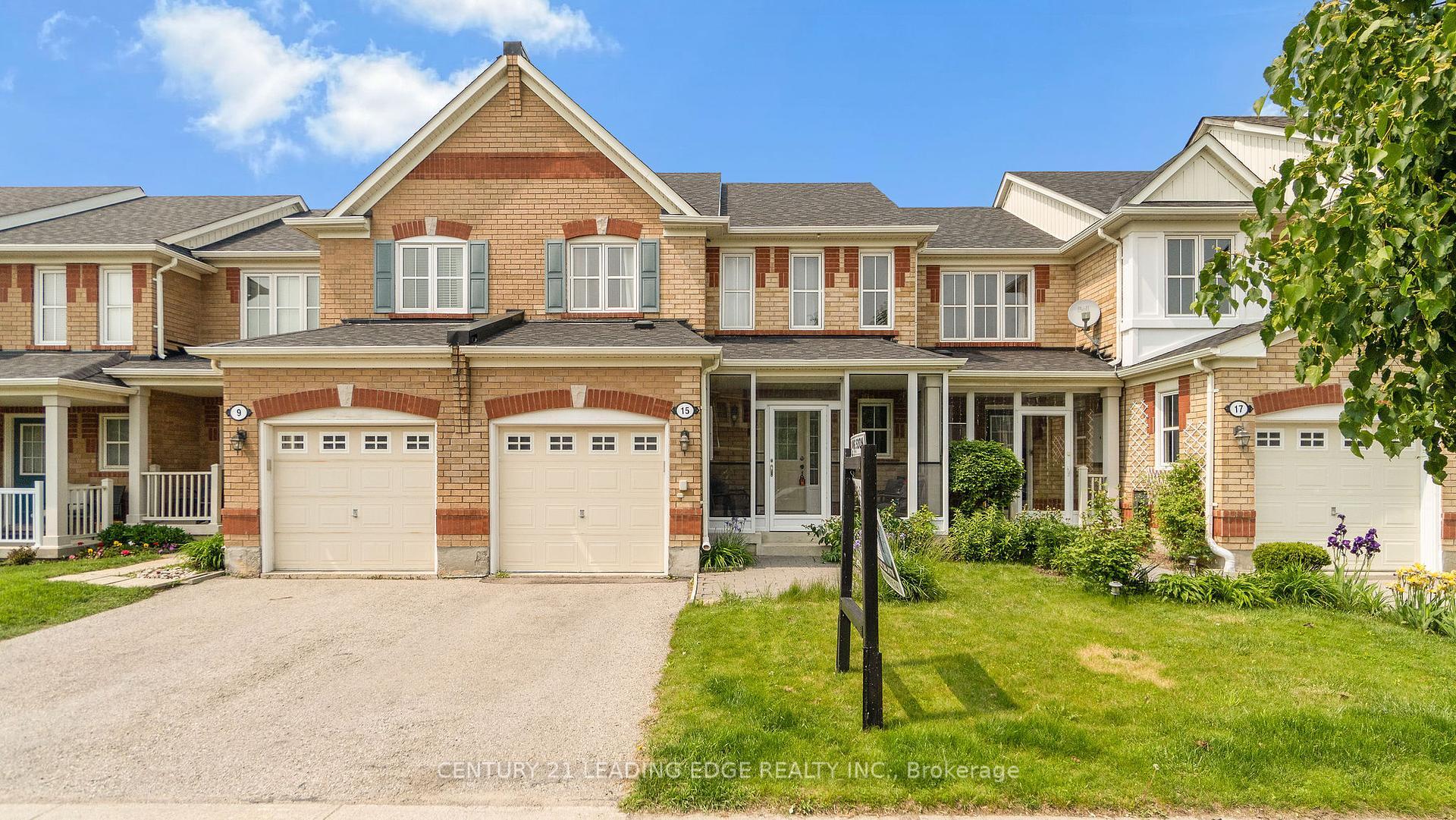 Property Photo: 15 Jamesway Crescent ON L4A 0A3