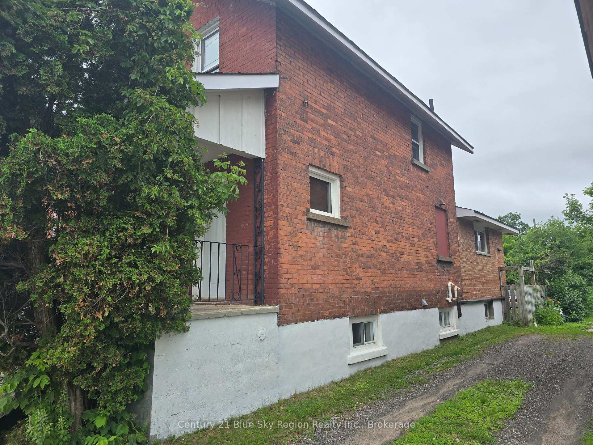 Photo de la propriété: 566 Front Street ON P1B 6M7