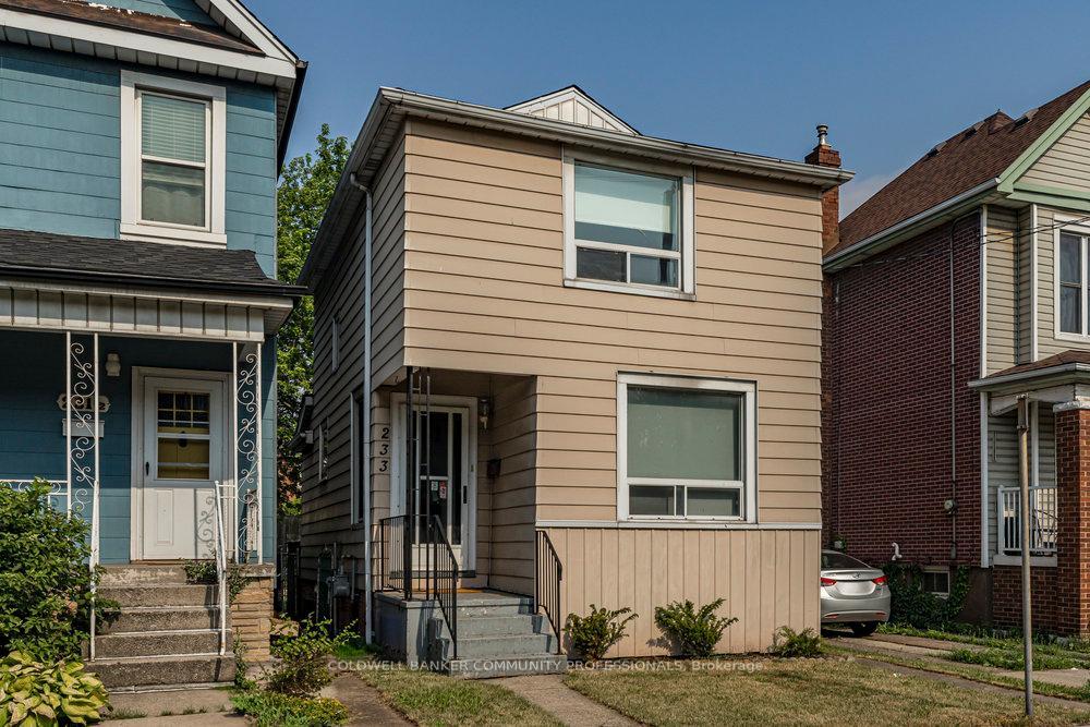 Property Photo: 233 Glendale Avenue N ON L8L 7K4