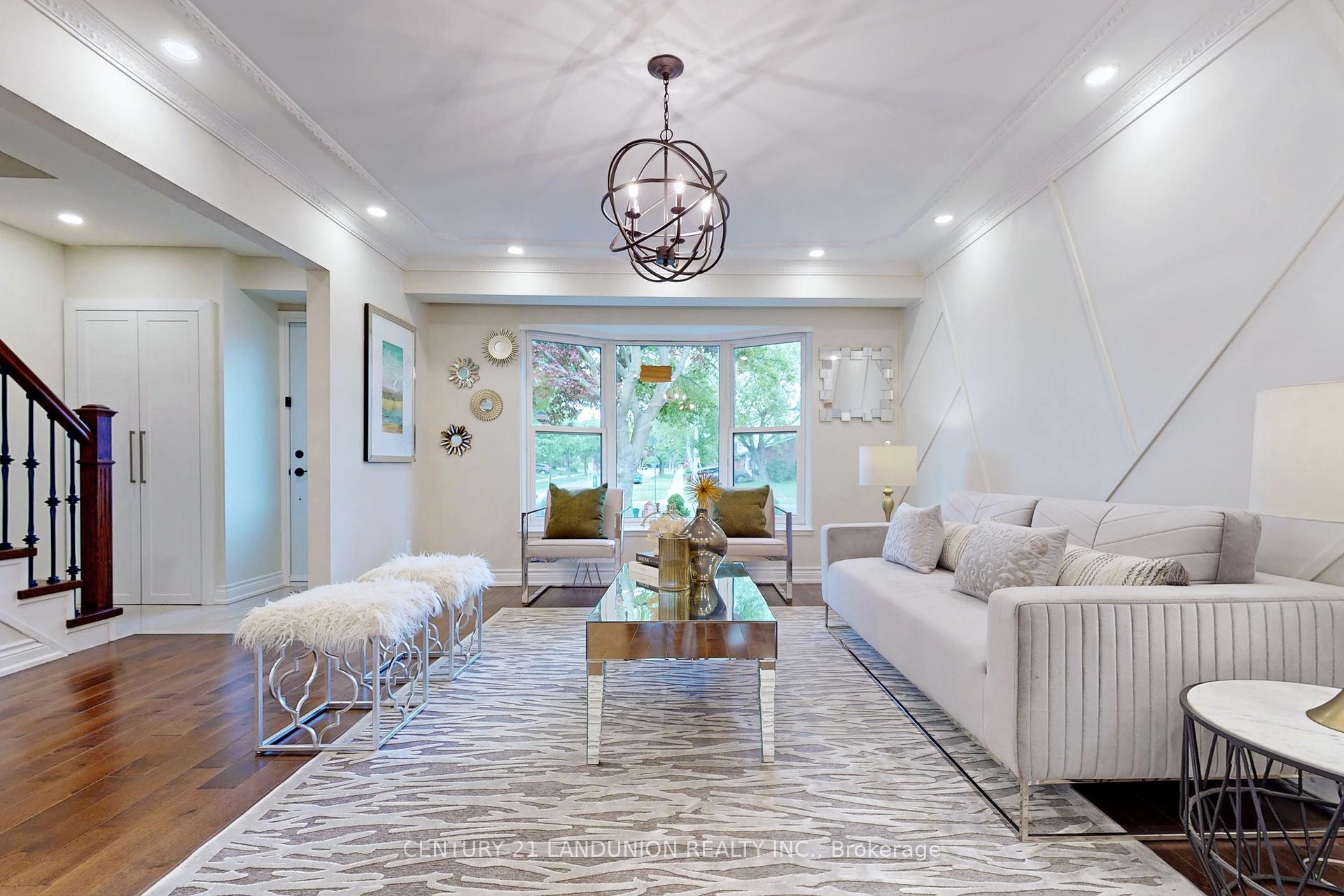 757 Huntingwood Drive  Toronto ON M1T 2L3 photo
