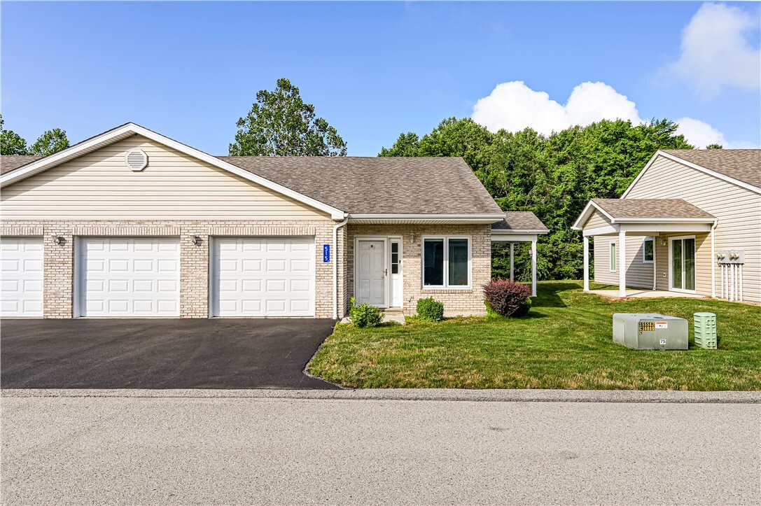 515 Sunview Circle  Derry Twp PA 15650 photo