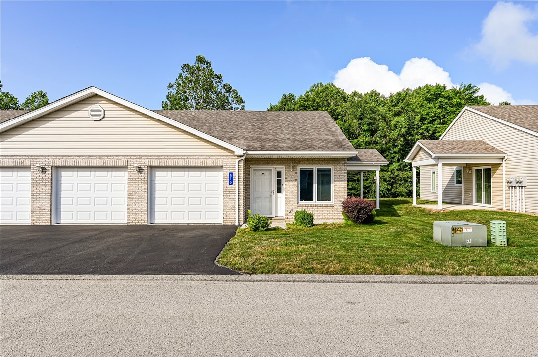 Property Photo: 515 Sunview Circle PA 15650